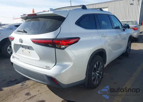 2022 Toyota Highlander Xle из США, поврежденный, VIN 5TDHZRAH7NS091709